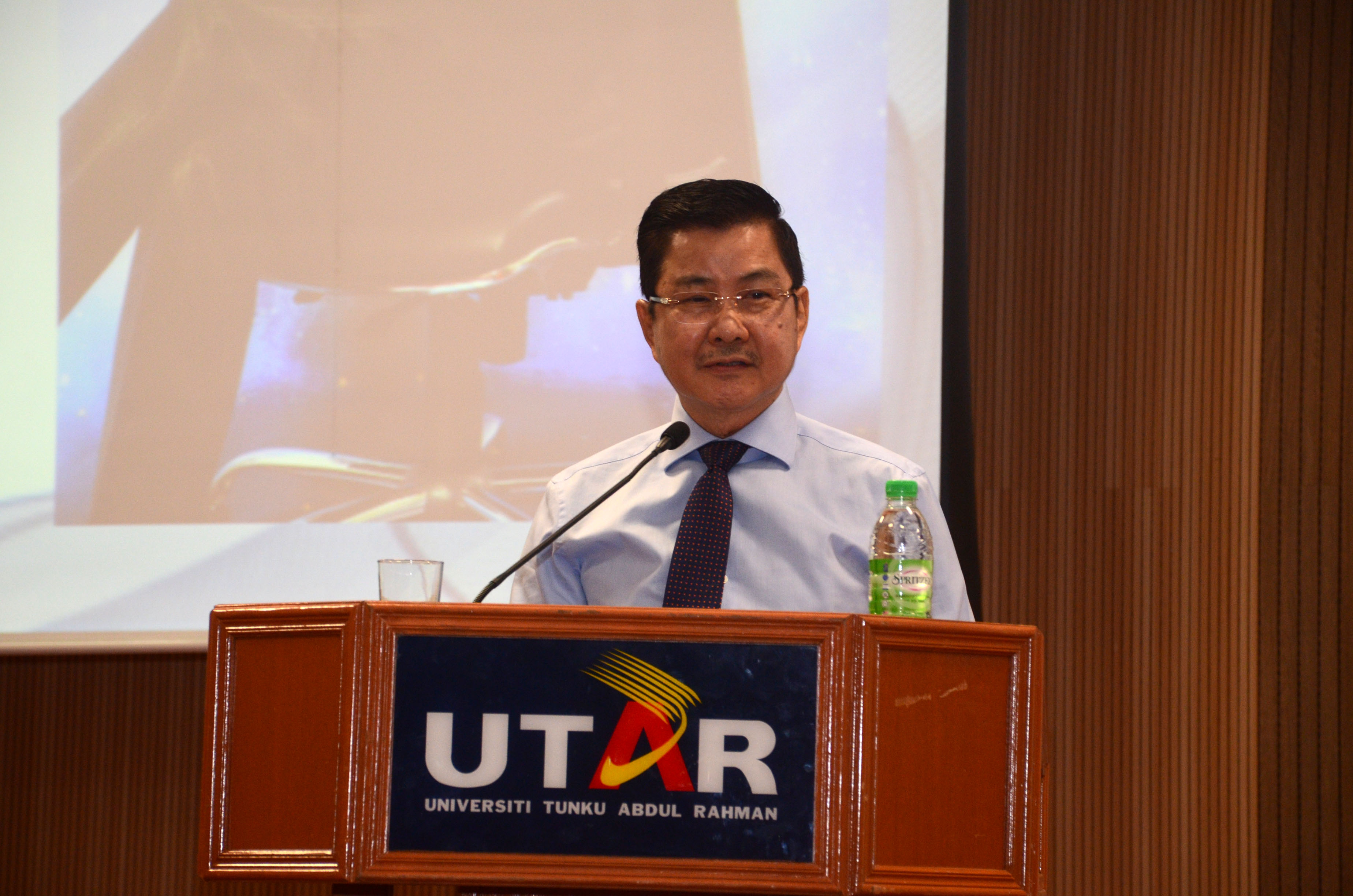 Tan Sri Kong speaking about his entrepreneurial ventures
